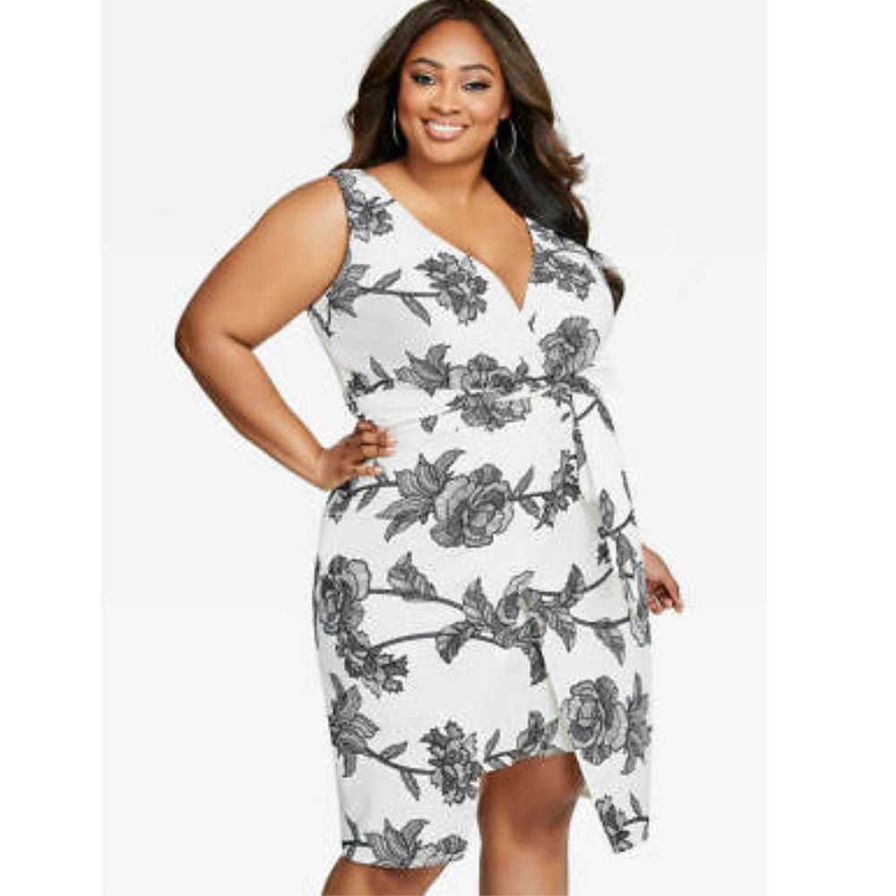 NWT BEBE B&W Tulip Hem Dress